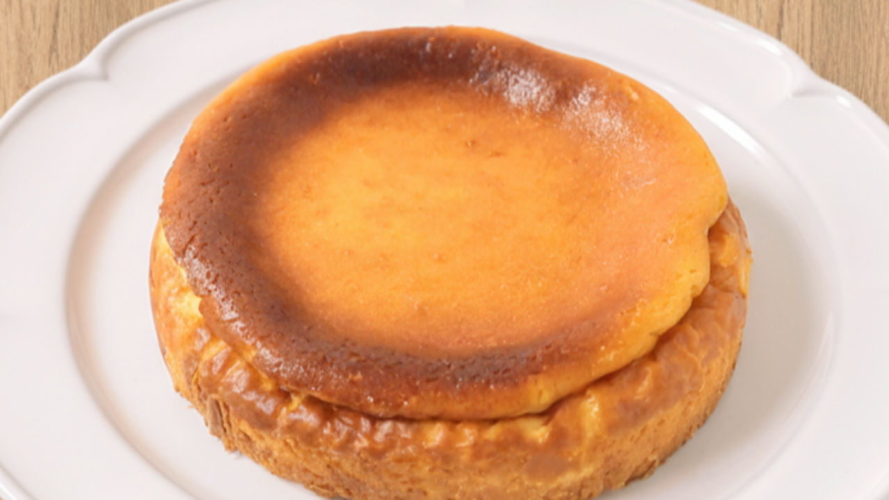 「混ぜて焼くだけでこの完成度…！」何度も作りたいチーズケーキ5選