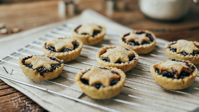 クリスマス】イギリスの伝統菓子「ミンスパイ」って何？特徴や作り方