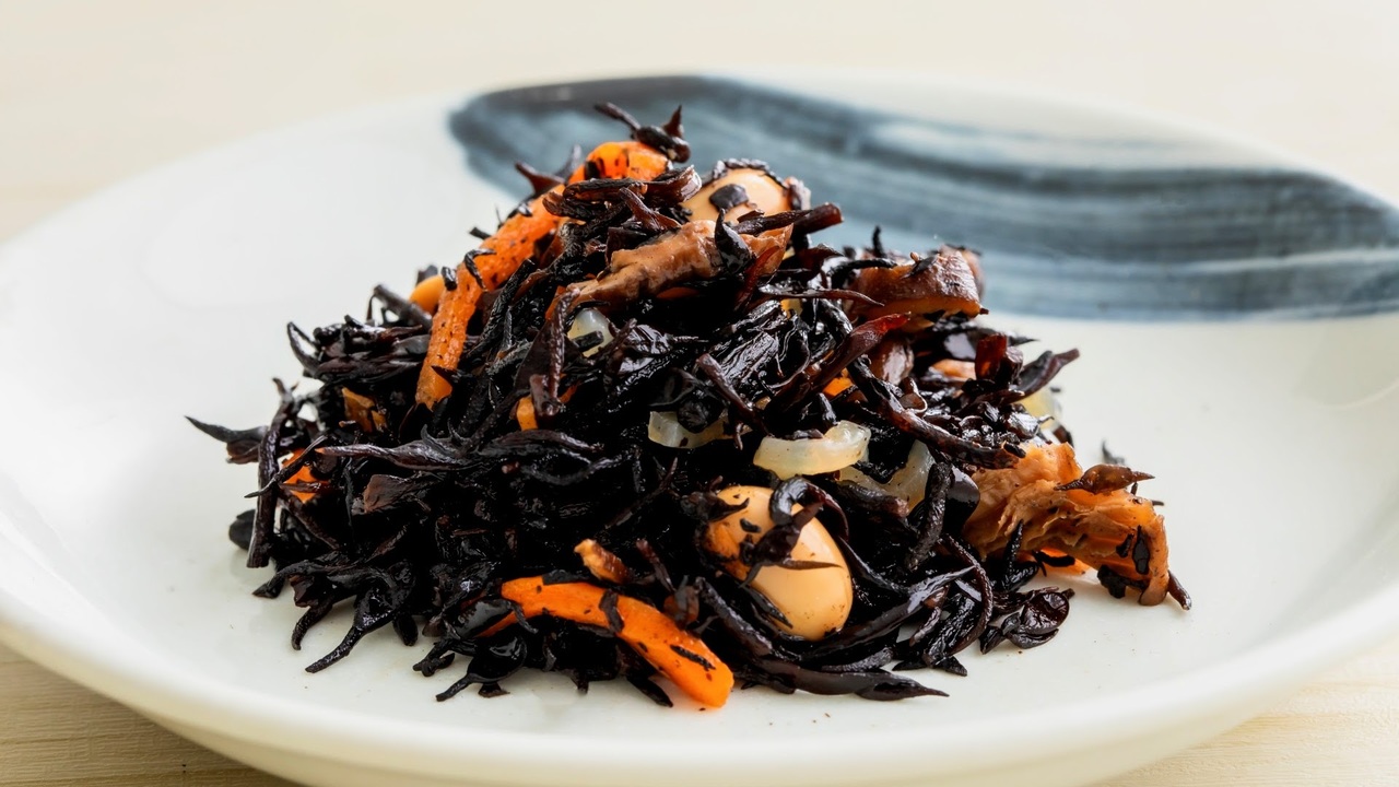 200人に聞いた！「黒い食べ物」といえば？3位黒豆、2位ひじきを抑えたダントツ1位は…