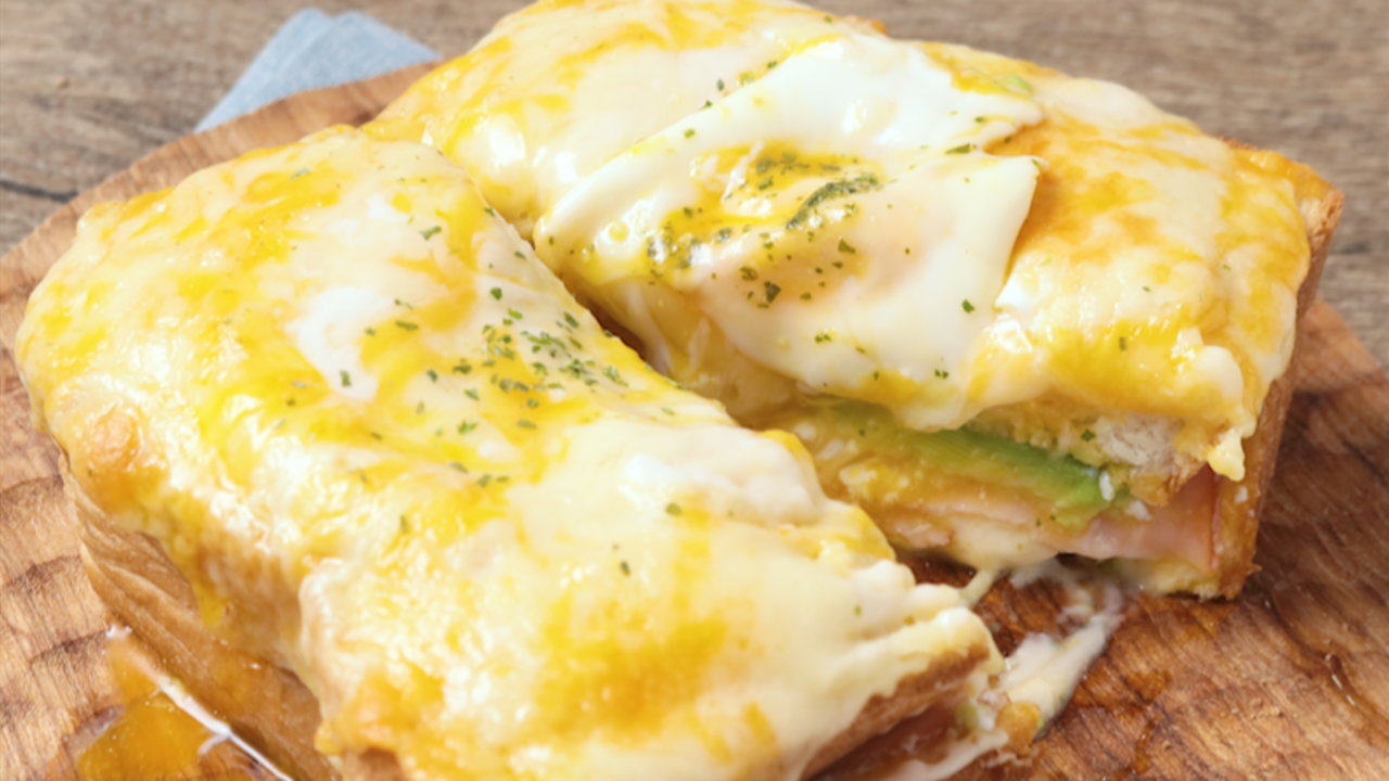 「トースト、こんな食べ方あったんだ…！」のせて焼くだけ！“絶品トースト”レシピ5選