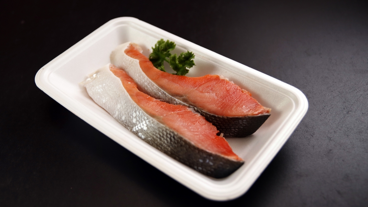 【勘違い多発！？】鮭のラベルに書かれた“甘口・辛口”の正体に、「紛らわしい…」「知らなかった！」