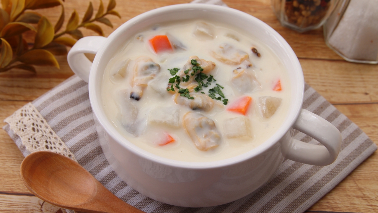 クラムチャウダーとは？シチューとの違いや絶品レシピを紹介！