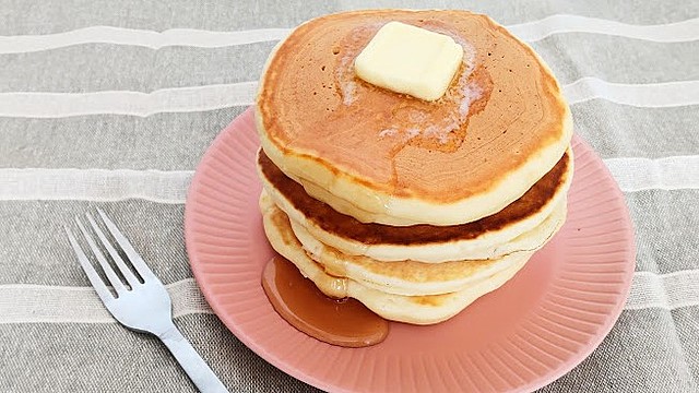 ホットケーキをふわふわにする裏技とは お店レベルの食感に驚き クリスマスのお菓子作りにも クラシル