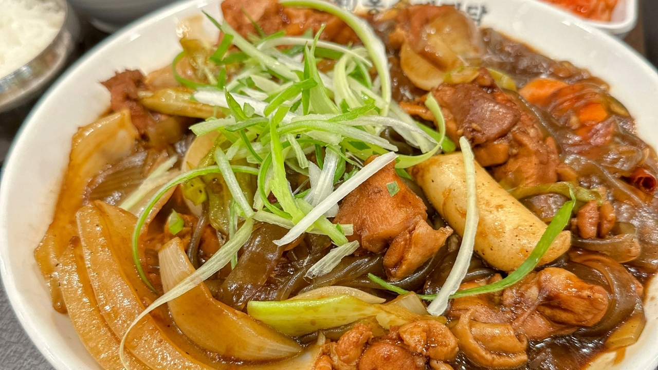 韓国の肉じゃが？！「チムタク」って何？特徴や日本との違いに「知らなかった...!」