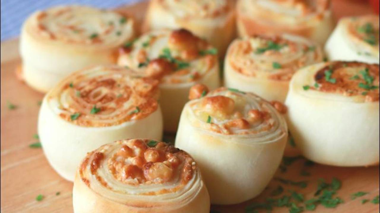 「餃子の皮、この手があったか！」余った皮があっという間に消える“やみつき”レシピ5選