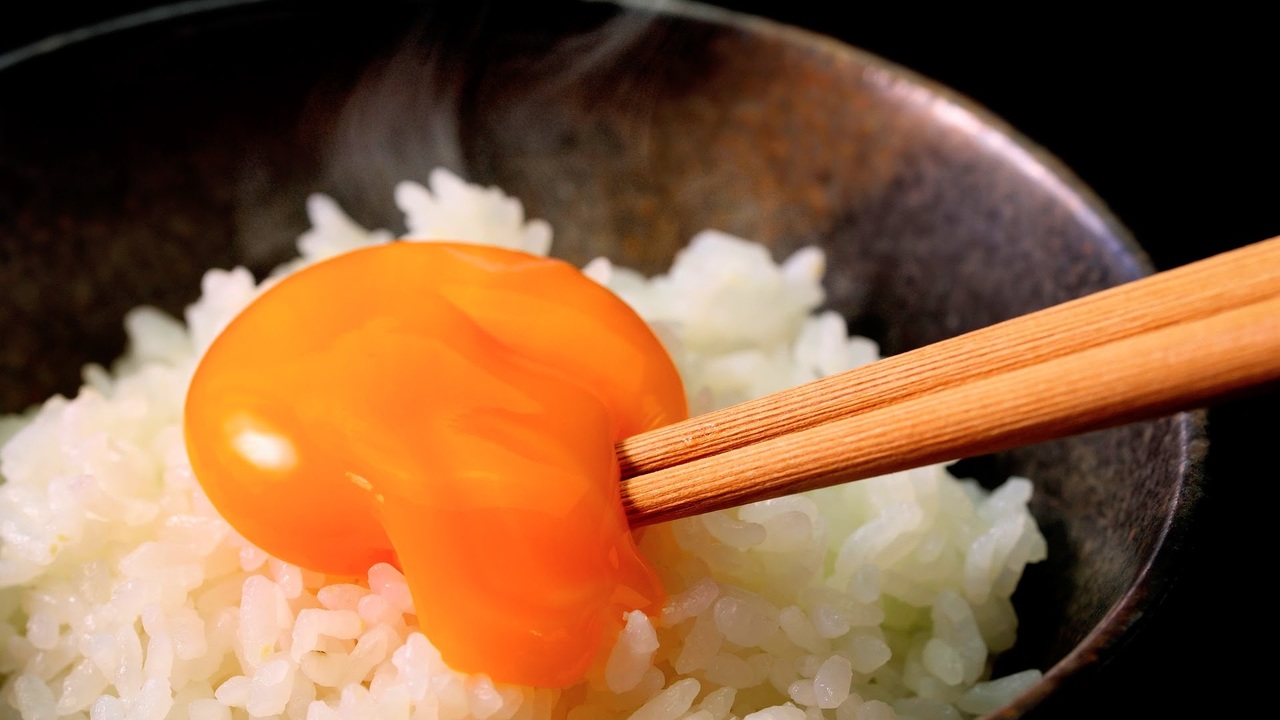 “卵かけご飯”のトッピングといえば？3位ねぎ、2位納豆、気になる1位は...