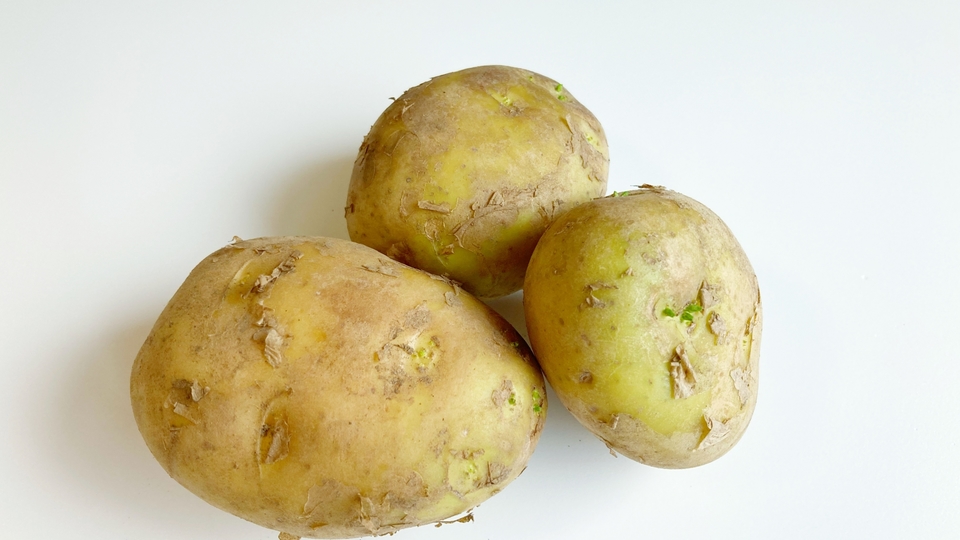 緑色のじゃがいもに気をつけよう！変色の原因や防ぐポイントを解説