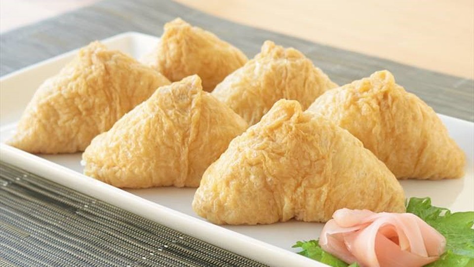 おいなりさんとは？由来や稲荷寿司との関係、作り方も解説！ | クラシル