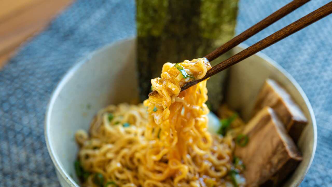 「お昼はコレに決まり！」「夜食にもいいね！」さっと作れて大人気！おいしい“麺”レシピ5選！
