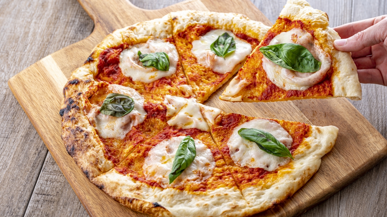 1番好きな"ピザ"の種類は？3位クワトロフォルマッジ、2位照り焼きチキンを超えたダントツ1位は…