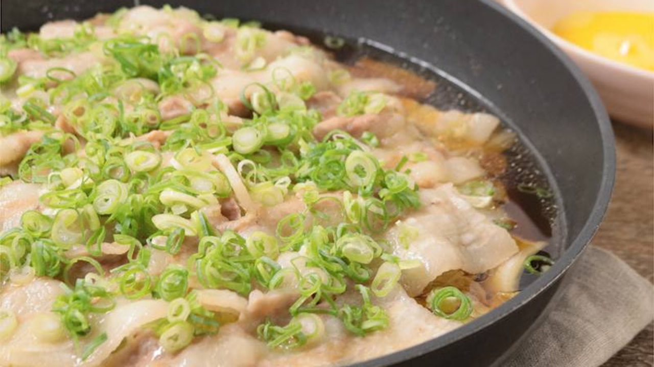 「白菜と豚バラの組み合わせがたまらない...！」調味料3つだけで完成！遅くなった日こそ作りたい大人気レシピ