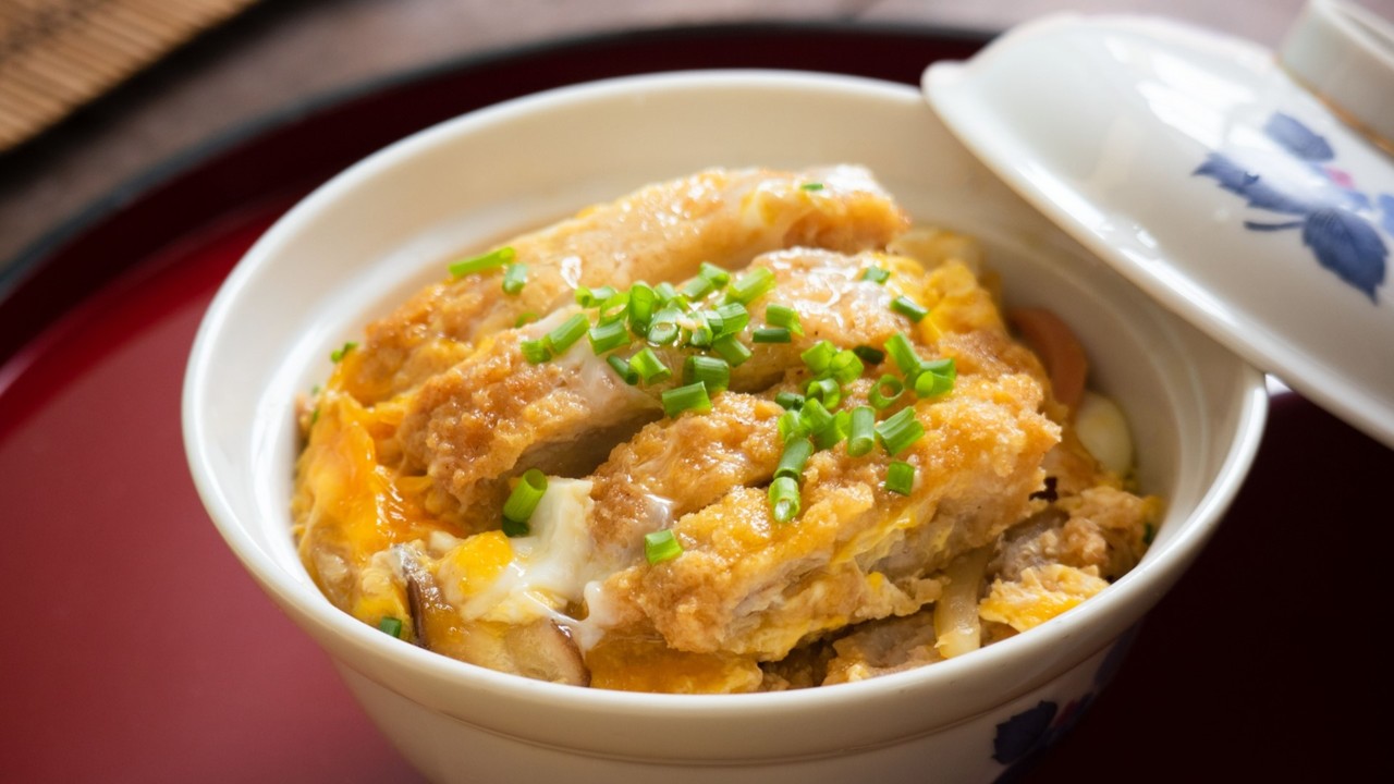 200人に聞いた！いちばん好きな“丼もの”は？3位親子丼、2位カツ丼を僅差でおさえた1位は…