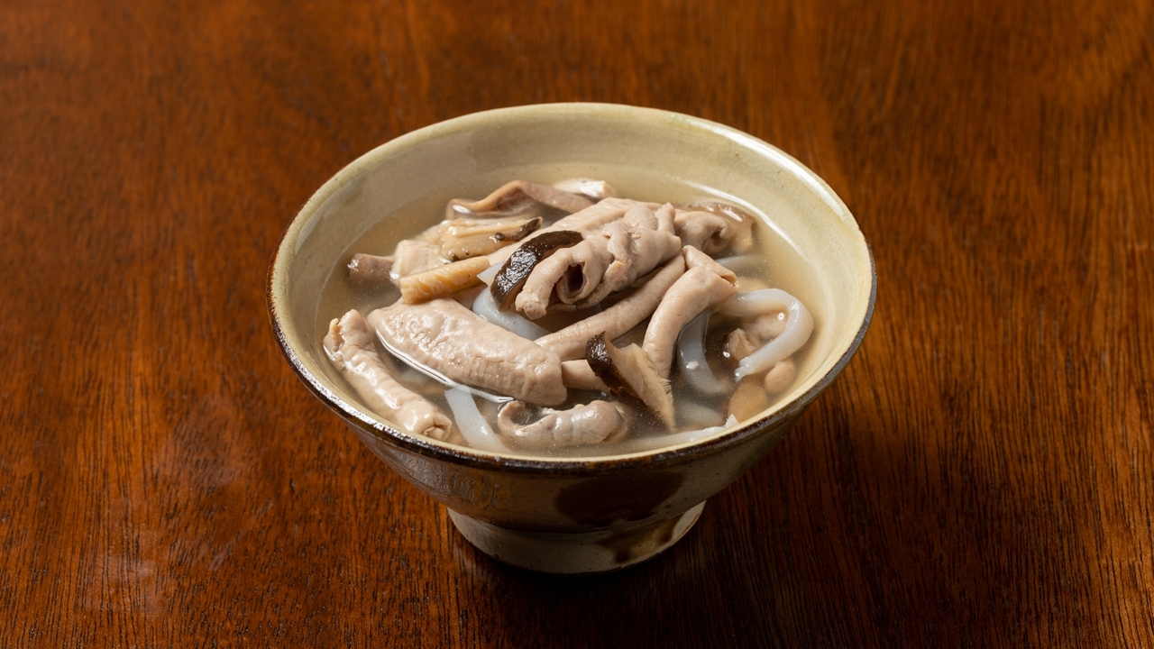 沖縄のお正月に欠かせない「中身汁」とは？由来や味、豚モツの下処理を解説