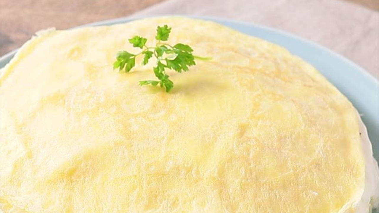 「え、これ家で作れるの？」フライパンで作るチーズクリームの“ミルクレープ”