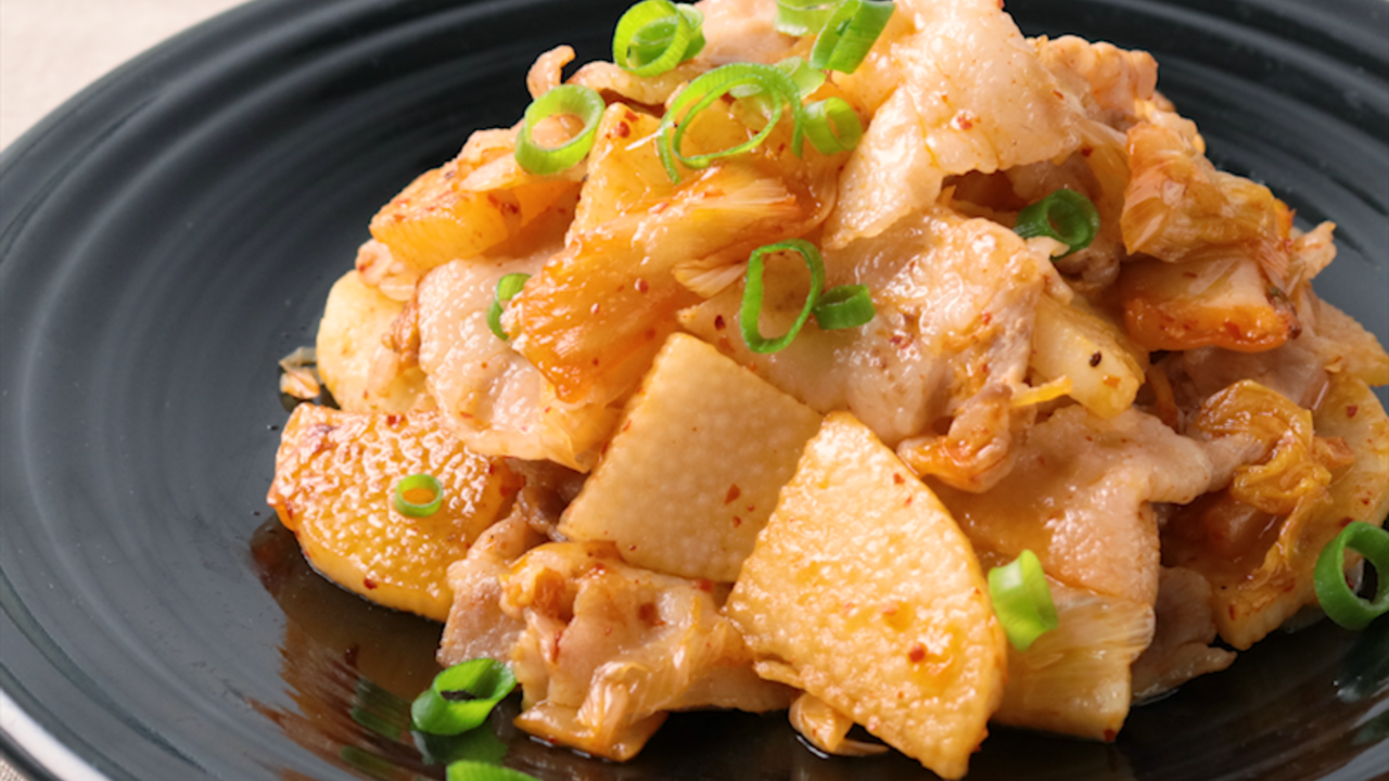 「ご飯一杯じゃ足りません！」やみつき間違いなし”豚キムチ”レシピ5選