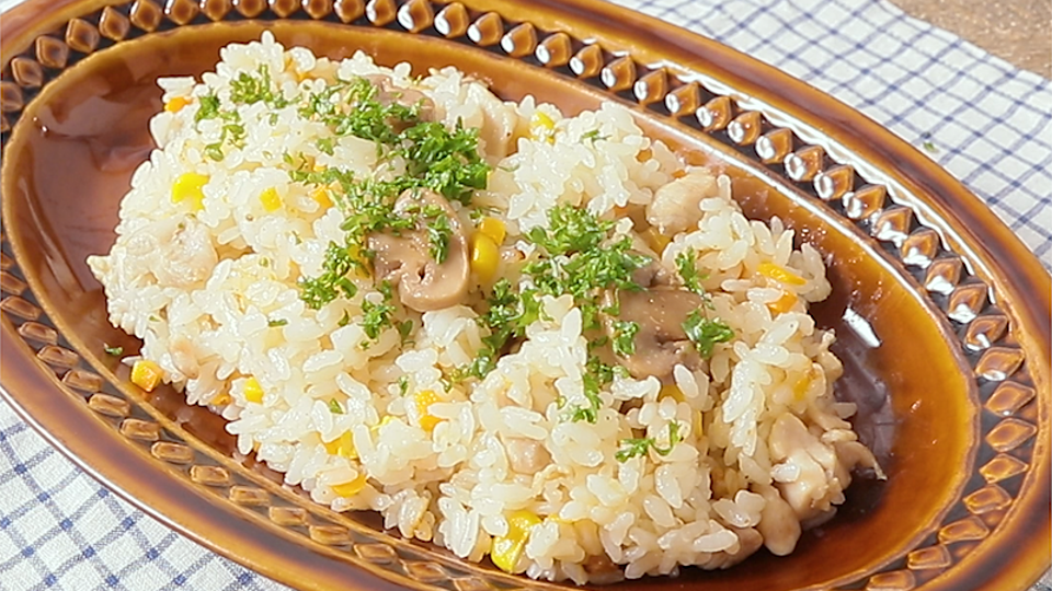 材料を入れて炊き込むだけ 炊飯器で 簡単ピラフ レシピ5選 クラシル