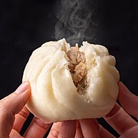 ”冷めた肉まん”が簡単にフワッフワになる裏技に「これだけで...！？」「すごいおいしい！」