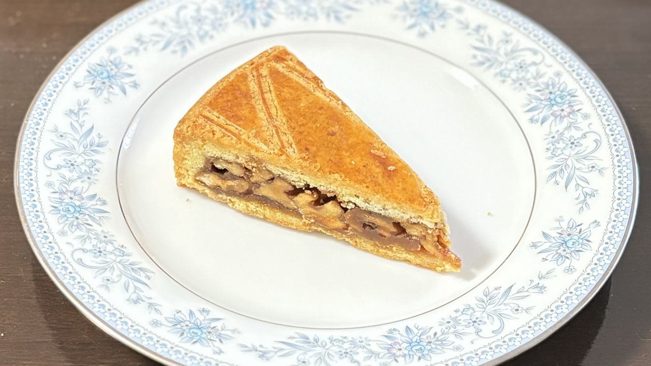 クルミぎっしり！エンガディナーとは？スイス伝統菓子の魅力、レシピやフロランタンとの違いも解説