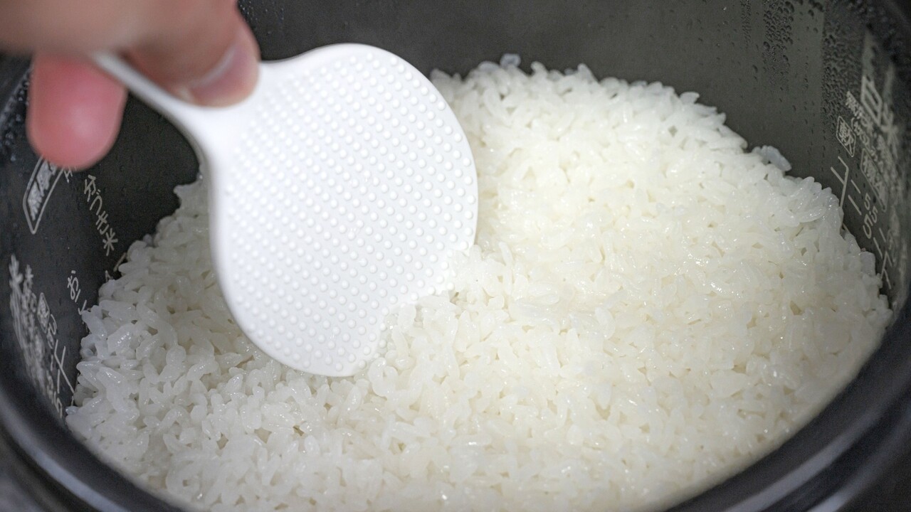 「えっ、こんなに変わるの！？」ごはんが“新米みたいにふっくら”になる裏ワザとは？️