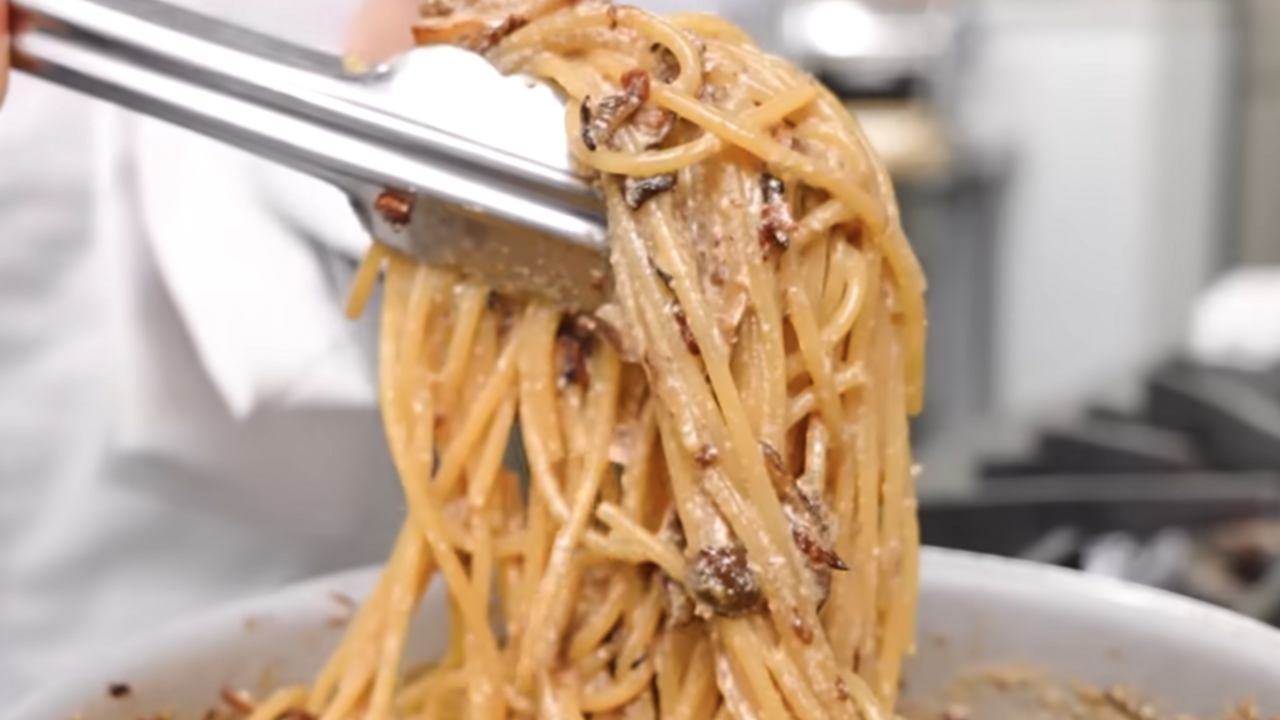 “生クリーム要らず”の濃厚クリームパスタ。90万回再生された世界一シェフの裏ワザに「もう何回作ったかわからん」