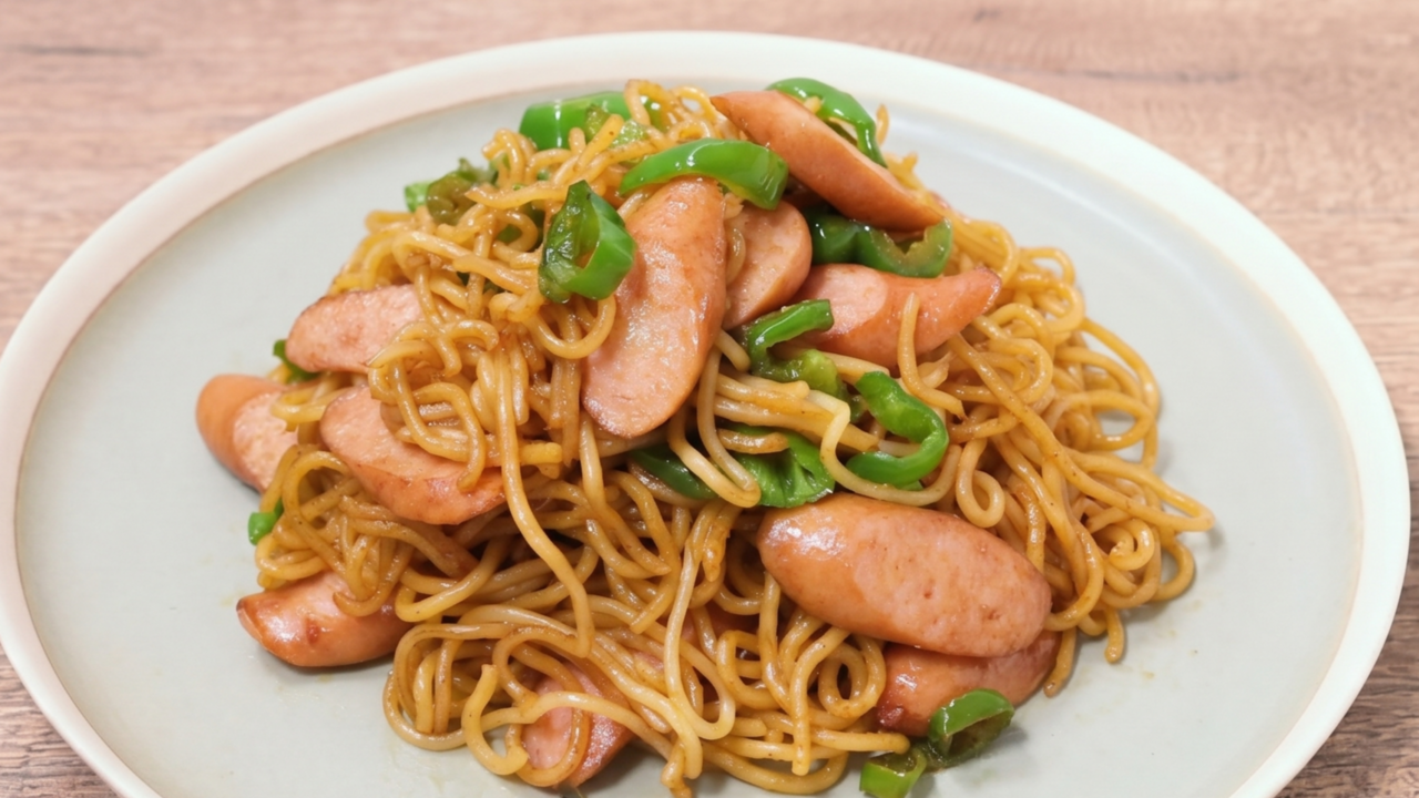 「焼きそば、その手があったか！」お昼や夜食にぴったり！“大人気”レシピ5選