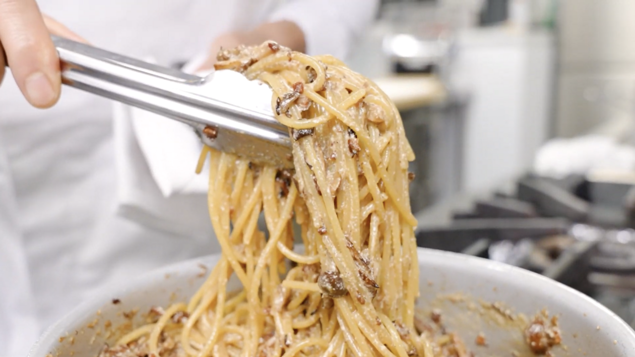 "きのこパスタ”をお店級に仕上げるには？パスタ世界一シェフの裏ワザに「あまりの美味しさに感動」