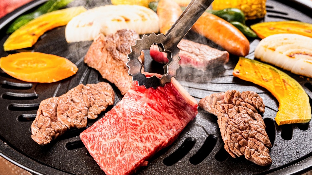 “肉”の料理といえばなに？3位ハンバーグ、2位焼肉を抑えて1位になったのは…？