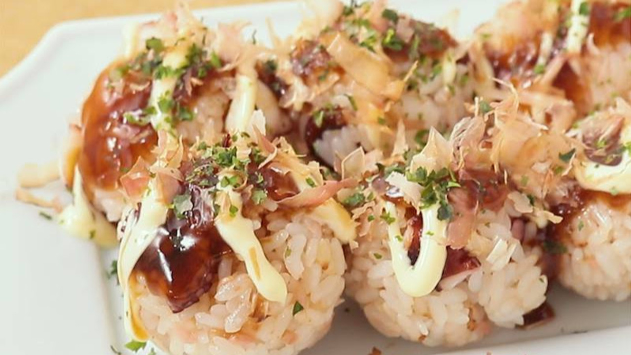 「何これ、おいしい！」「たこ焼きじゃないの！？」みんなに喜ばれる、やみつきおにぎりの作り方