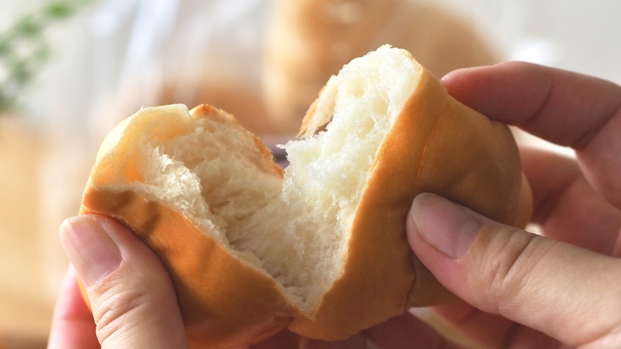 「焼きたてのようなおいしさに！」硬くなったパンを"ふわふわ"にするライフハック術がすごかった！