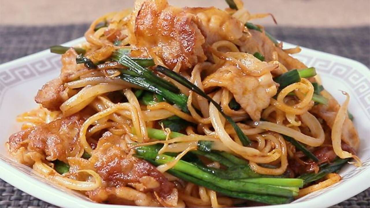 「焼きそば、こんな手あったか…！」お昼にも夜食にも使える“大人気レシピ”5選