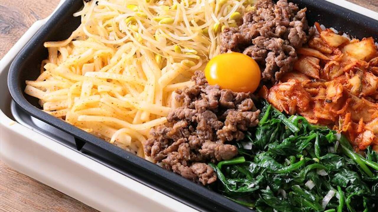 「ホットプレートが大活躍！」家族や友達と盛り上がる“華やかパーティーごはん”5選