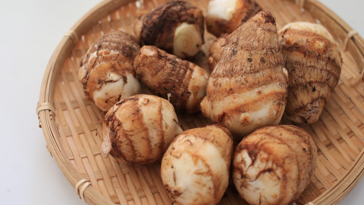 【基本】里芋の下処理の方法とは？洗い方や電子レンジを使った方法などを解説！