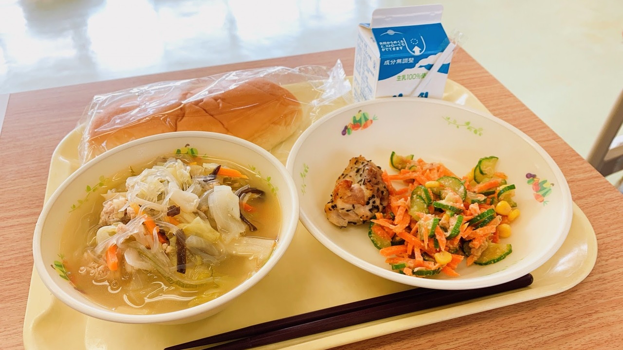 好きな給食のメニューといえば？3位わかめごはん、2位揚げパンを抑えた1位は…