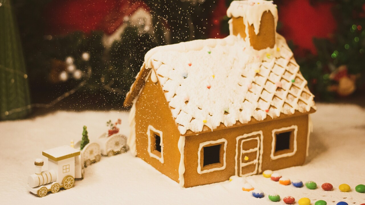 「魔女の家」ヘクセンハウスとは？クリスマスに飾る由来やジンジャーブレッドハウスとの違い、作り方を解説
