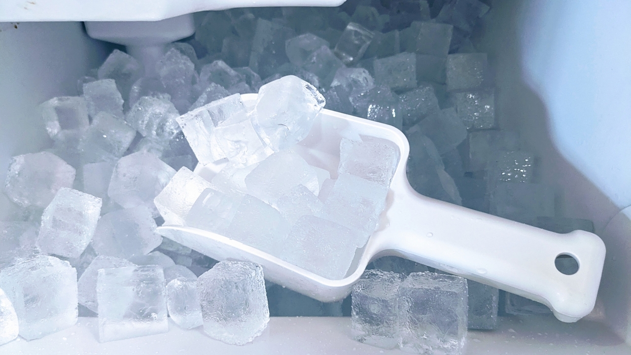 「氷がない…！」そんなときに！爆速で氷を作る裏ワザとは？