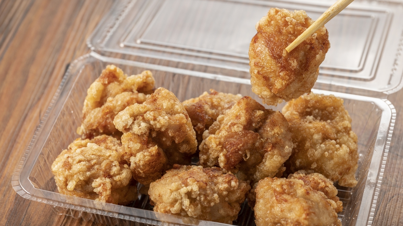 お惣菜の唐揚げをおいしくジューシーに温め直すコツ！簡単な方法に「できたてみたい！」