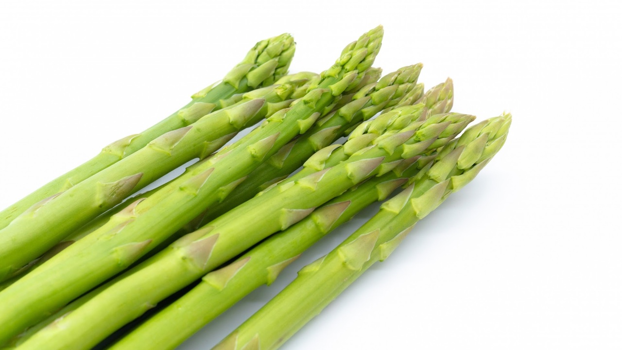 「アスパラに“オスとメス"があるって知ってた？」見つけたら買うべき希少な"メス"の特徴とは…