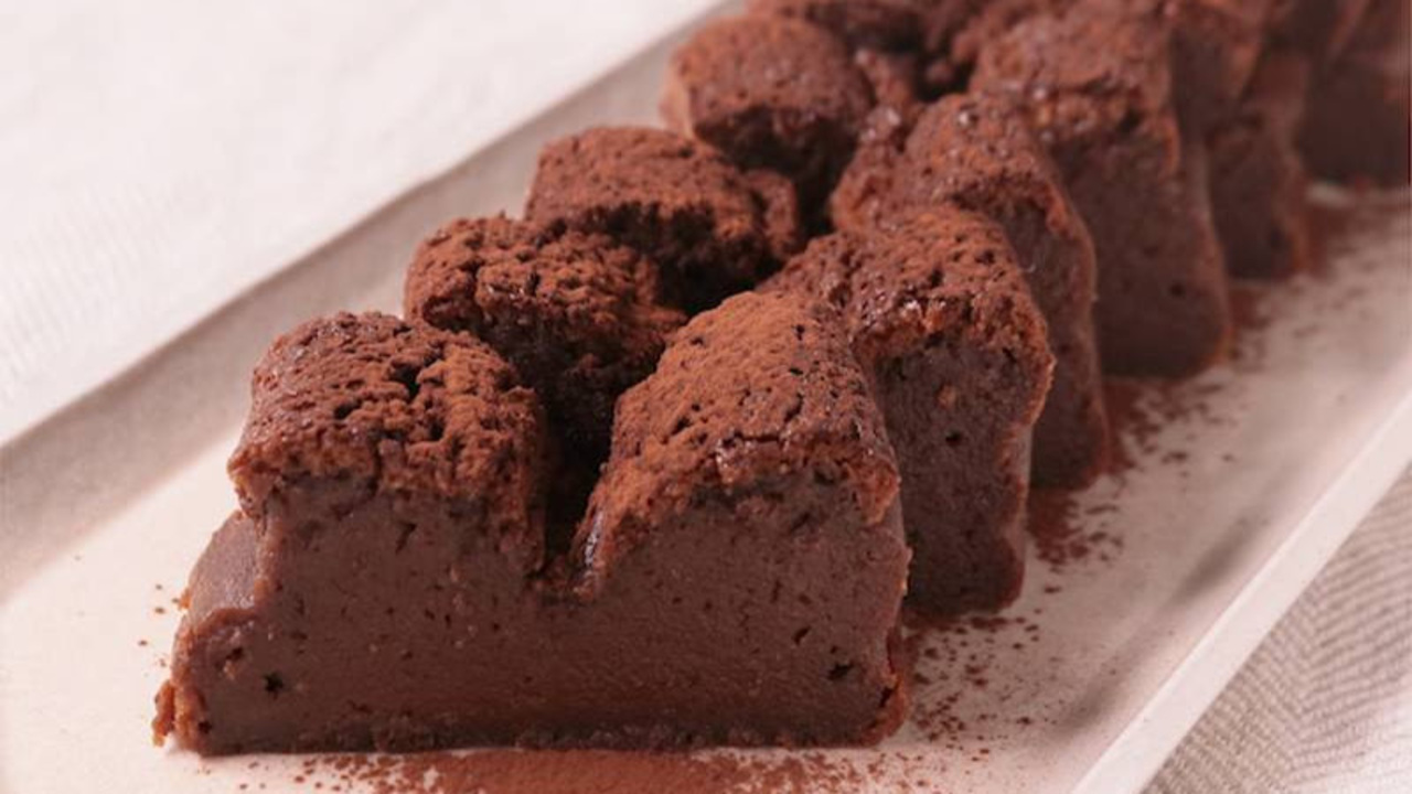 「初心者におすすめ！」難しい工程一切なし！混ぜて焼くだけの簡単濃厚ケーキレシピ