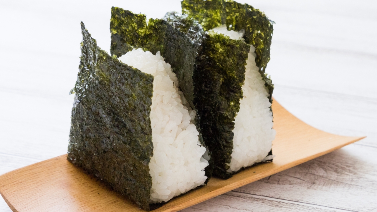 湿気た海苔、パリパリに戻せる！？元通りにする2つの方法！実践してみた結果は…