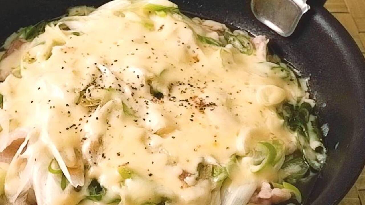 「長ネギと豚バラの組み合わせがたまらない...！」たった10分で完成！遅くなった日こそ作りたい大人気レシピ