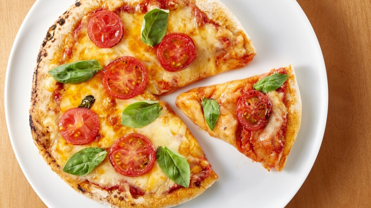 200人に聞いた！“三角の食べ物”といえば何？チーズやピザを抑えた1位は…