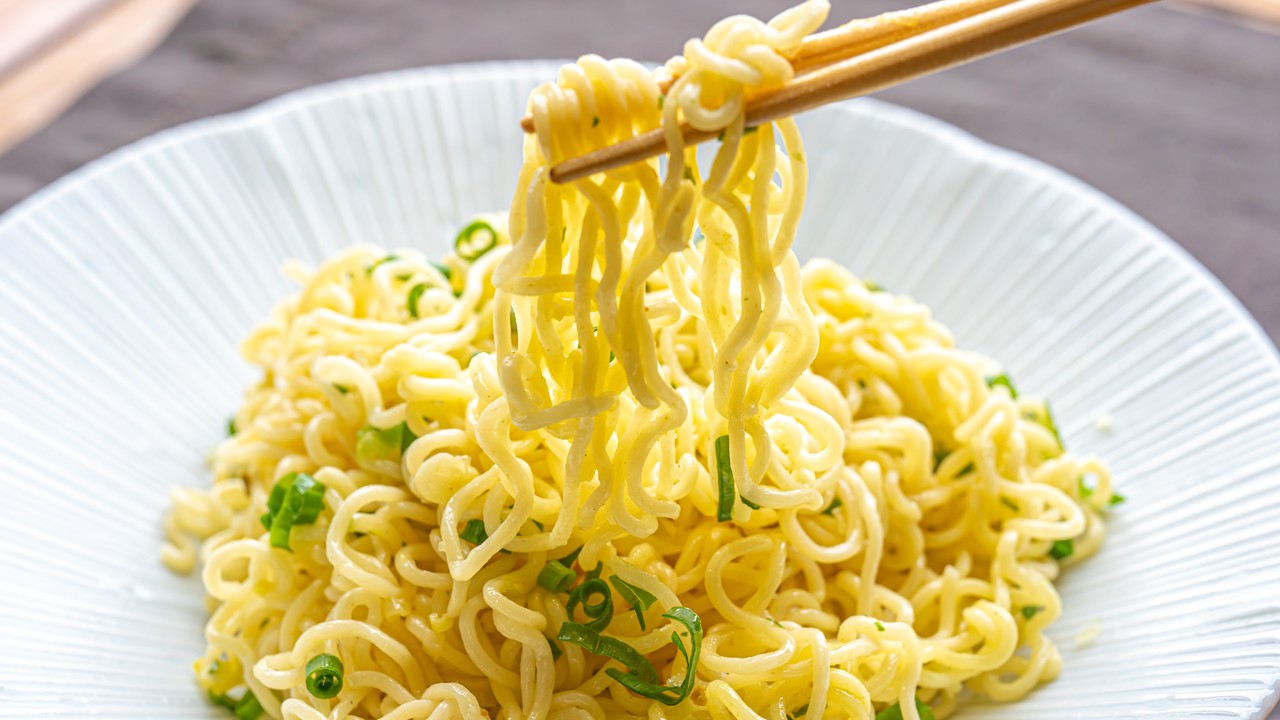 ​​​「お昼はコレに決まり！」「明日も作って」さっと作れる大人気“麺”レシピ5選！