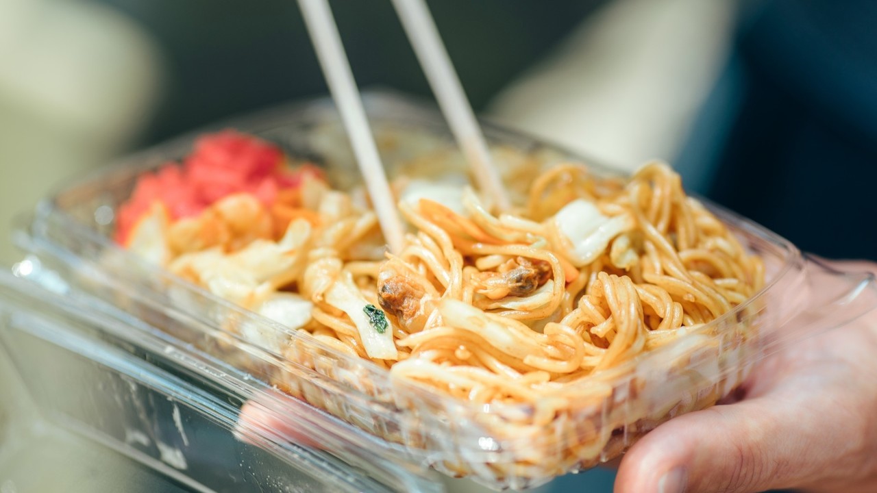 “お祭り”の屋台で1番好きなメニューは？3位りんご飴、2位焼きそば、気になる1位は…