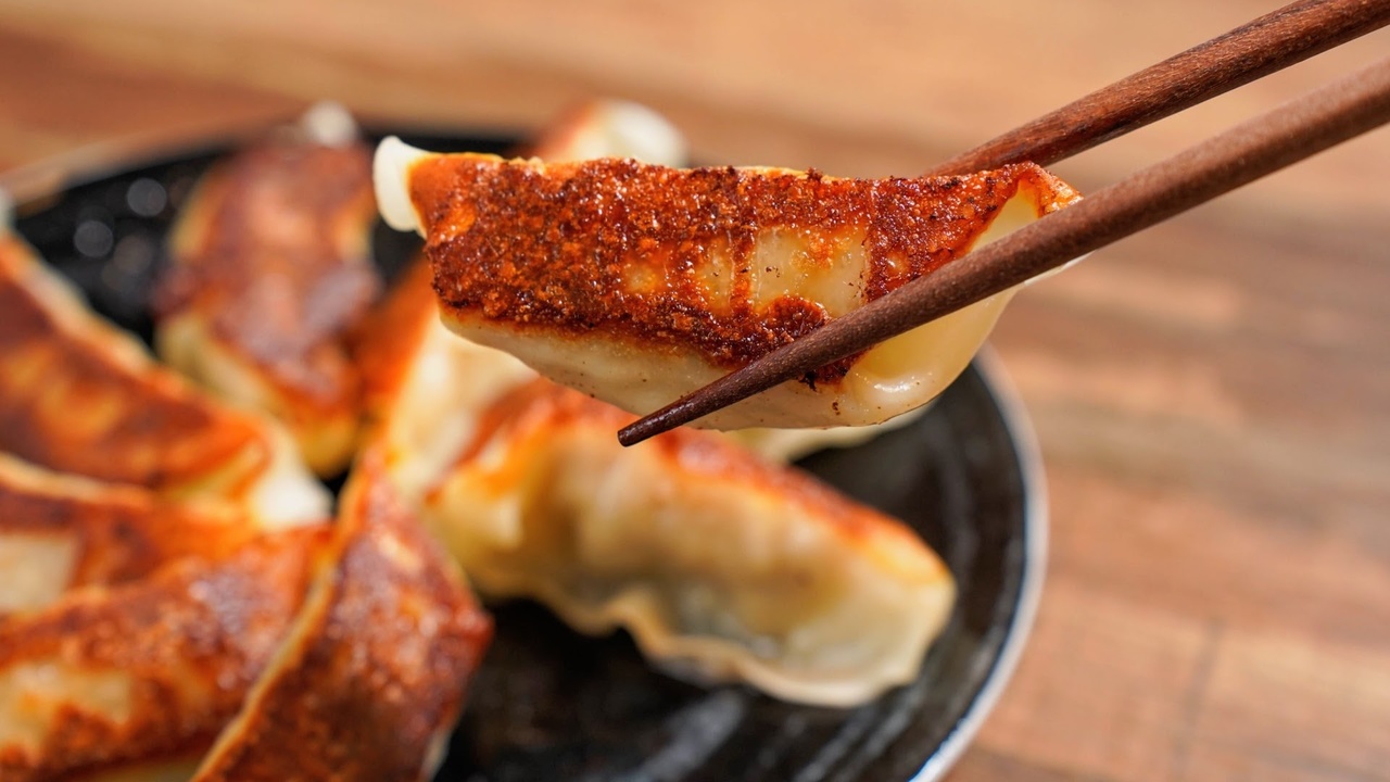 餃子に欠かせない“肉以外の具”といえば？3位白菜、2位キャベツを抑えた1位は…