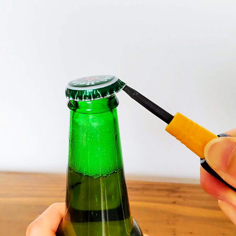 栓抜きがない時どうする？3つの代用方法を試してみた結果は… | クラシル