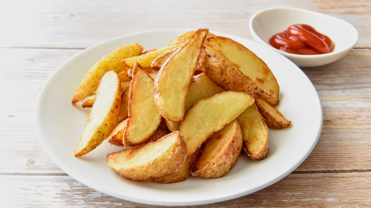 “じゃがいも”の料理といえばなに？3位ポテトサラダ、2位フライドポテトを抑えて1位になったのは…
