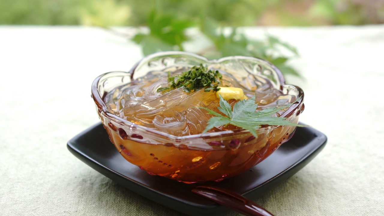 ところてんの食べ方は地域で異なる！？甘い味つけや食べ方の違いを解説