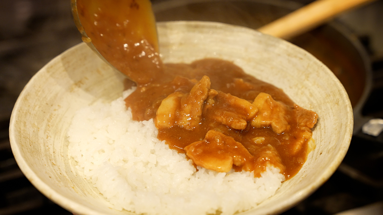 "カレーのお肉"を爆速で柔らかくするには？有名カレー店主が教える裏ワザに「早速使います！」