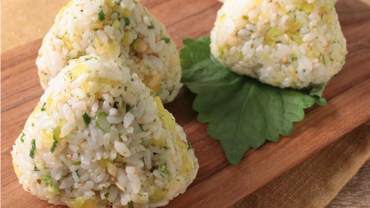 「おにぎり、この手があった！」いつも同じ具...を卒業！一度食べたらやみつきの"無限おにぎり"レシピ5選