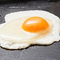 「もう失敗しない！」キレイな目玉焼きになる裏技3つを比較！1番きれいにできた方法は...